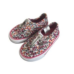 U.S. Sports Girls Floral Flats. Size: 5 Toddler- Multicolor. Good Condition.